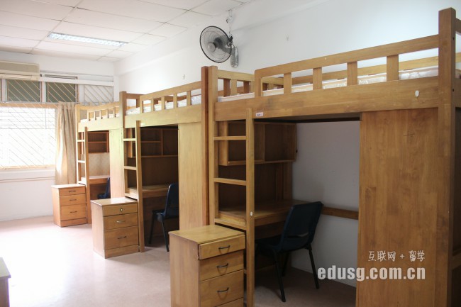 必威精装版apppsb学院本科合作学院:爱丁堡龙比亚大学