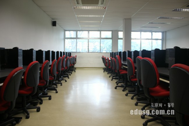 必威精装版app爱信国际学院预科学费多少