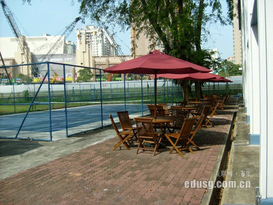 大一可以申请必威精装版app必威体育亚洲品牌吗