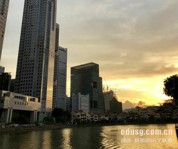 利兹大学本科一年费用