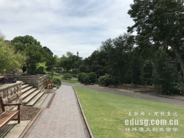 昆士兰大学本科雅思要求