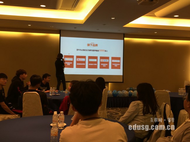 必威精装版app哪个学校比较好