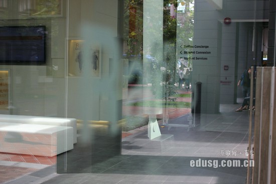 必威精装版app哪个学校比较好