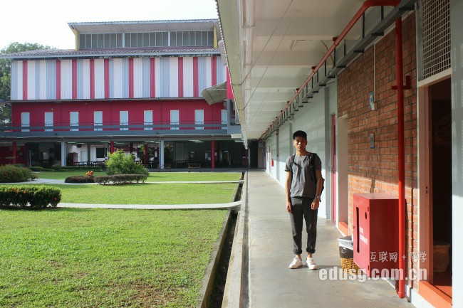 ��͢�Ƽ���ѧ������װ��app��У����ѧ�Ѷ���