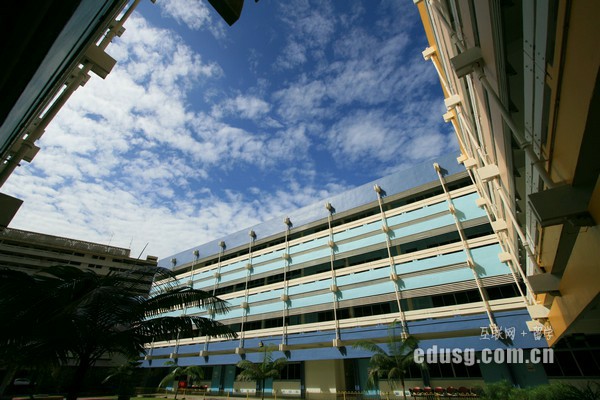 ��ô����ȥ������װ��app������������Ʒ��