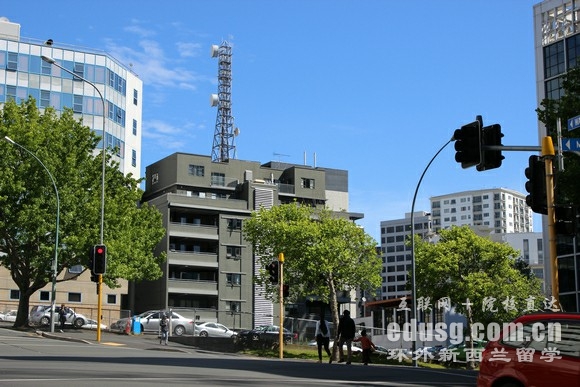 奥克兰理工大学住宿