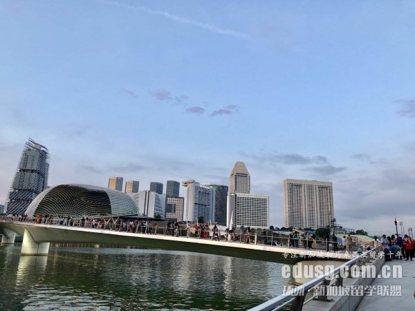 必威精装版app管理学院是专科吗