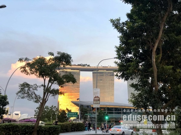 必威精装版app公立大学是哪些