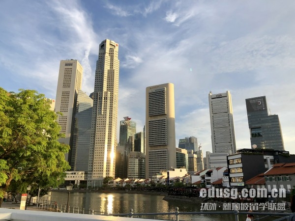 ������װ��app��ѧ��רҵ