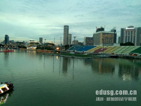 ȥ������װ��app�Ϲ���ѧУҪ��