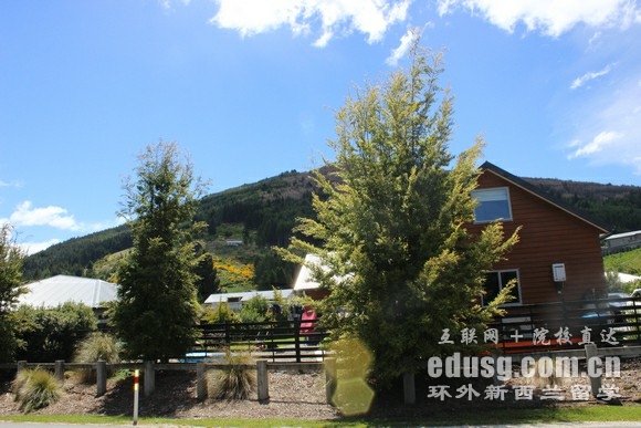 ����������������ѧԺ������������Ʒ��