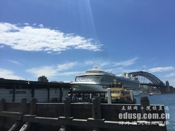 �Ĵ����ǰı�Сѧ