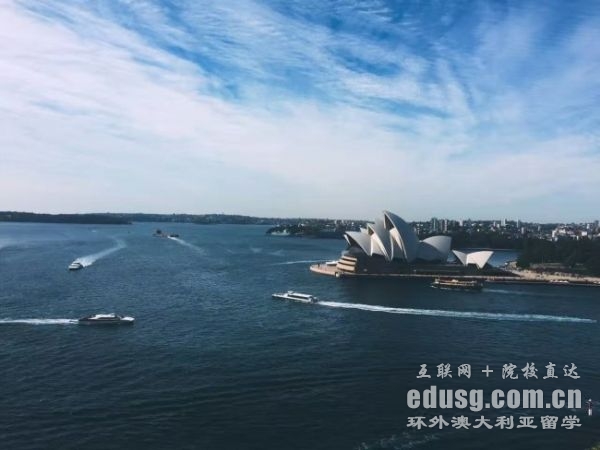 �Ĵ����Ǵ�ѧѧ��