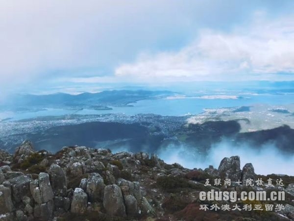 �Ĵ�����ҽѧԺ����